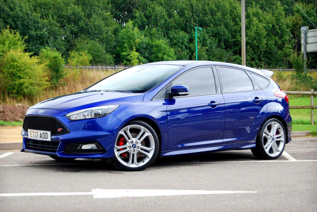 View FORD FOCUS ST-3 2.0 EcoBoost - SYNC 3 Sat Nav, Camera, 19inch Alloys, Leather - 60,800 miles - Blue - SOLD