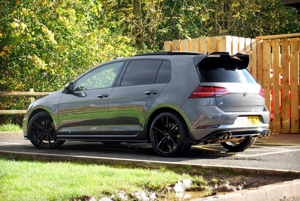 View VOLKSWAGEN GOLF R 2.0 TSI 310 5-Door 4Motion - FSH - Pan Roof, DCC, Pretorias, Camera, Digital Dash - 59k - SOLD