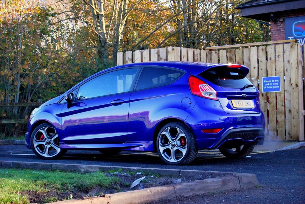 View FORD FIESTA ST-2 1.6 - Full Service History - Unmodified. Sat Nav, Style Pack, Recaro Seats - Blue - 60k - SOLD