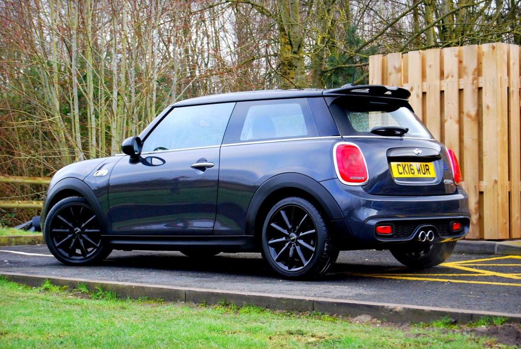 View MINI HATCH 2.0 Cooper S 3-Door - 47,400 miles - FSH - Chili Pack, 17inch Alloys, Half Leather - Grey - SOLD
