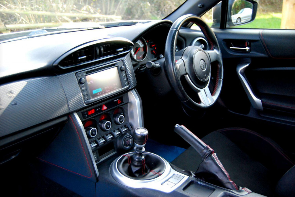 View TOYOTA GT86 2.0 D-4S - 39,500 miles - Pearl White - Cruise, Sports Seats - Unmodified - 6-Speed Manual - SOLD