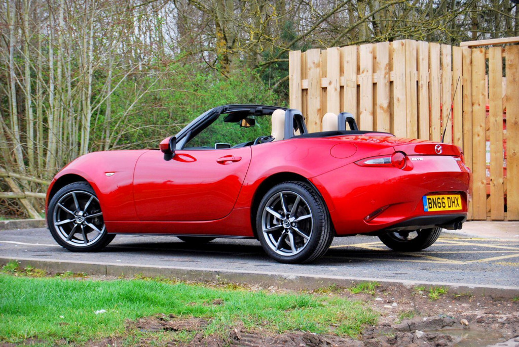 View MAZDA MX-5 2.0 SkyActiv-G Sport Nav - 28,900 miles - 2 Owners - Sand Leather, Sat Nav, BOSE - FSH - Red - SOLD