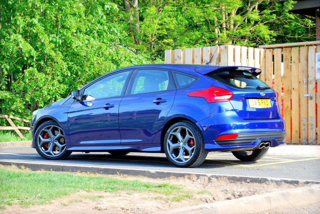 View FORD FOCUS ST-3 2.0 EcoBoost - 52,700 miles - Sat Nav, Full Recaro Leather - FSH - Unmodified - Blue - SOLD