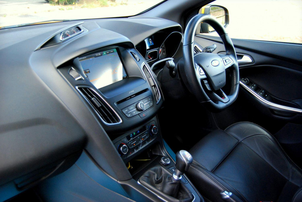 View FORD FOCUS ST-3 2.0 EcoBoost - Full Ford History - Sat Nav, 19inch Alloys, Sony - Unmodified - Tangerine - SOLD
