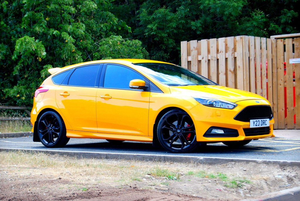 View FORD FOCUS ST-3 2.0 EcoBoost - Full Ford History - Sat Nav, 19inch Alloys, Sony - Unmodified - Tangerine - SOLD