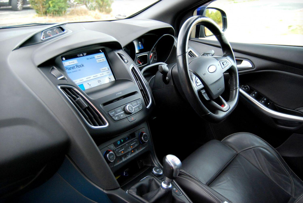 View FORD FOCUS ST-3 2.0 EcoBoost - 35,700 miles - SYNC 3, 19inch Alloys, Full Recaro Leather, Xenons - FSH - Blue