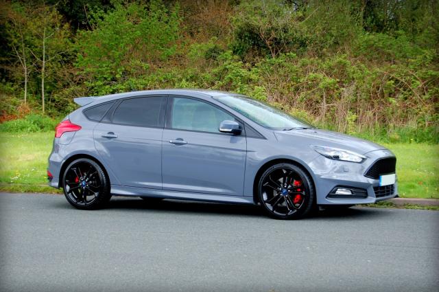 FORD FOCUS ST-3 2.0 EcoBoost - 31,900 miles - Stealth Grey. Full Ford History. 2 Owners. SYNC 3, 19inch Alloys