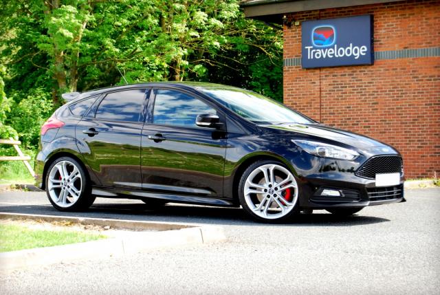 FORD FOCUS ST-3 2.0 EcoBoost - 44,800 miles - Sat Nav, Camera, 19inch Alloys - FSH - Unmodified - Black