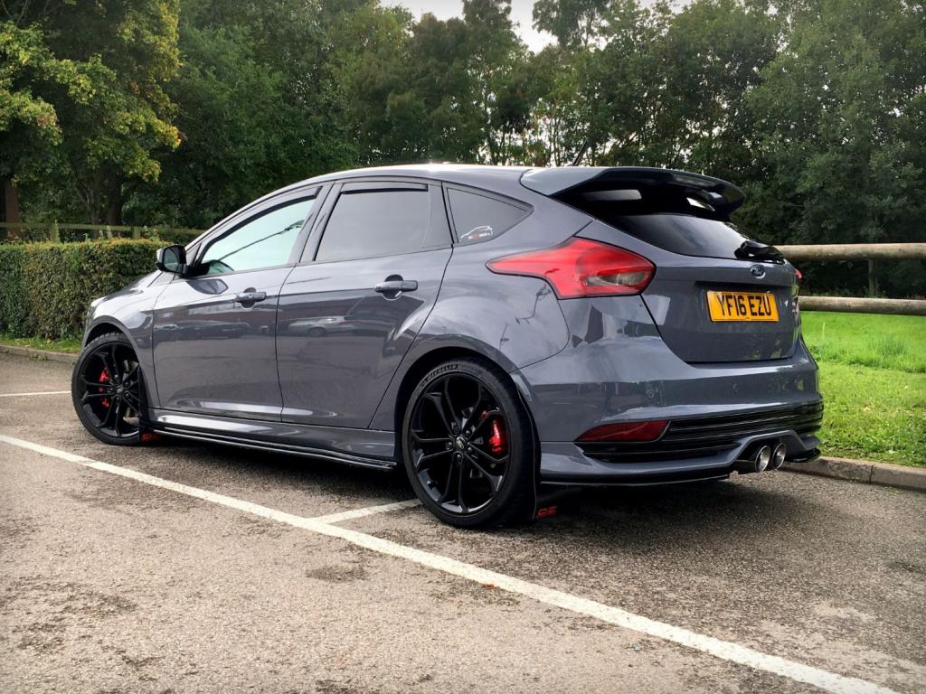 View FORD FOCUS ST-3 2.0 - SYNC 2 Sat Nav, Black Style Pack, 19