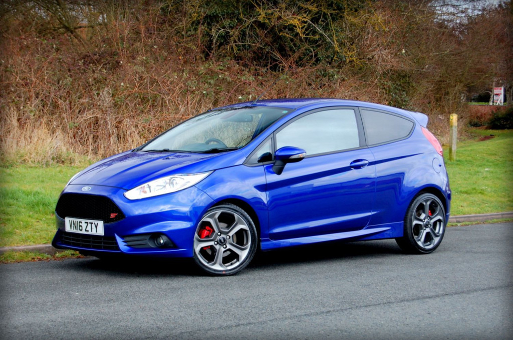 View FORD FIESTA ST-3