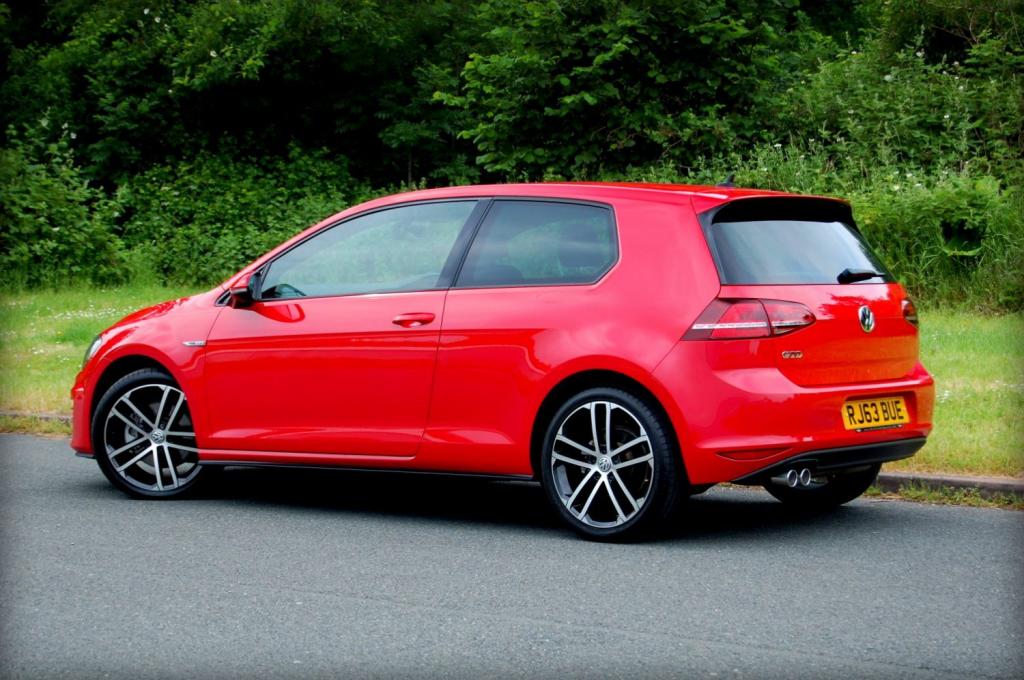 View VOLKSWAGEN GOLF GTD