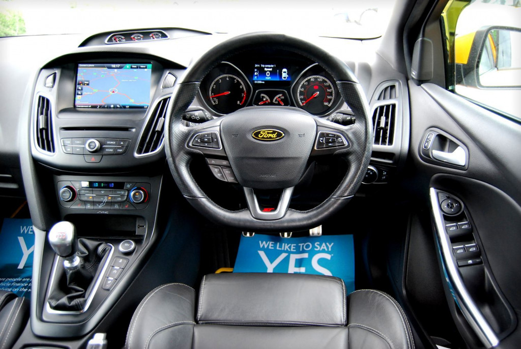 FORD FOCUS