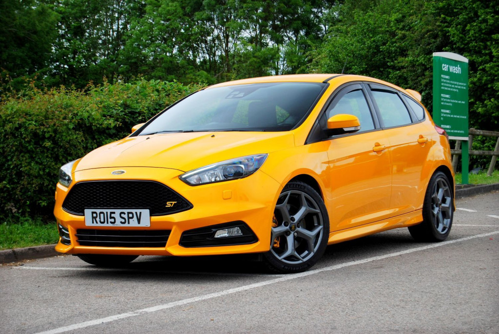 FORD FOCUS