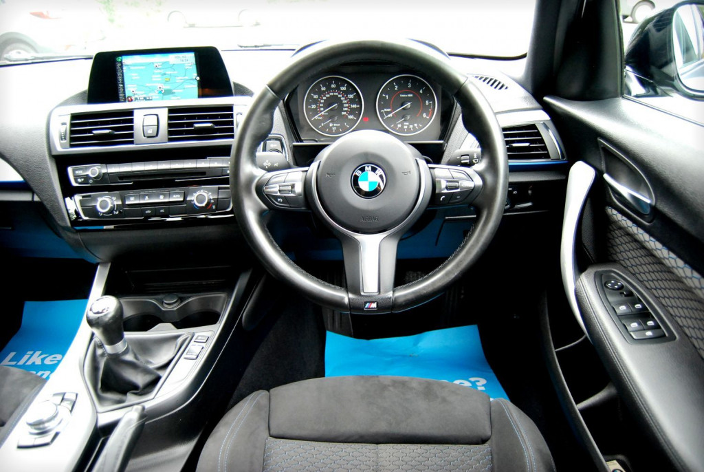BMW 1 SERIES
