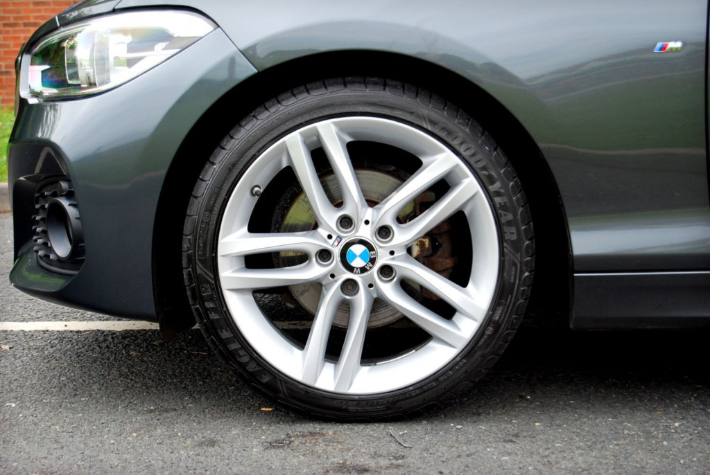 BMW 1 SERIES