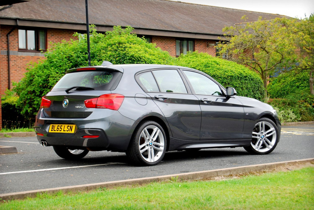 BMW 1 SERIES