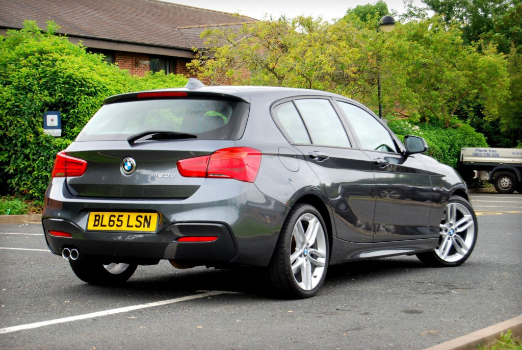 BMW 1 SERIES