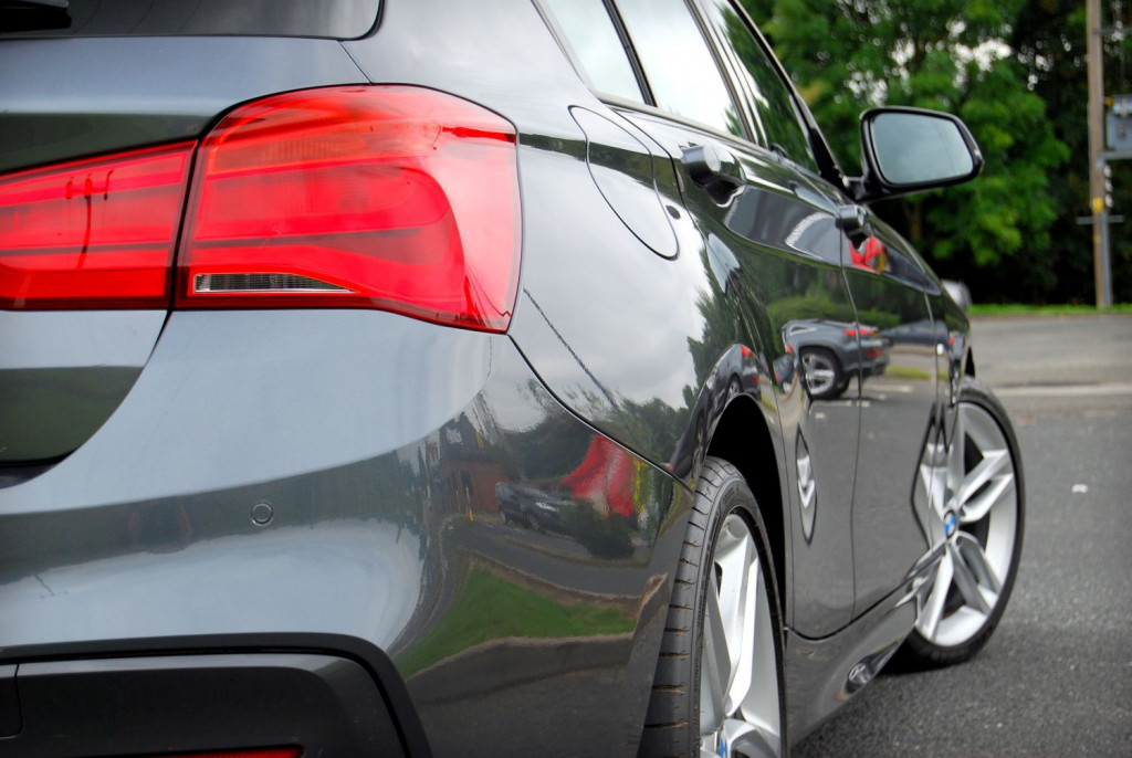 BMW 1 SERIES