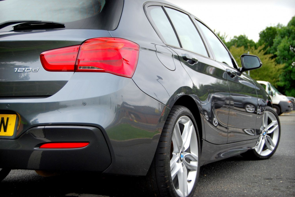 BMW 1 SERIES