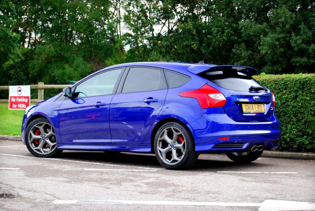 FORD FOCUS