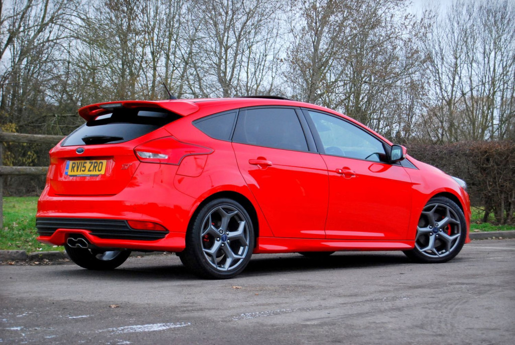 FORD FOCUS