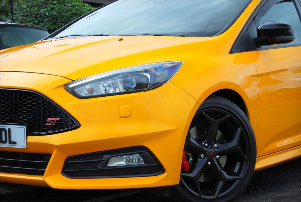 FORD FOCUS
