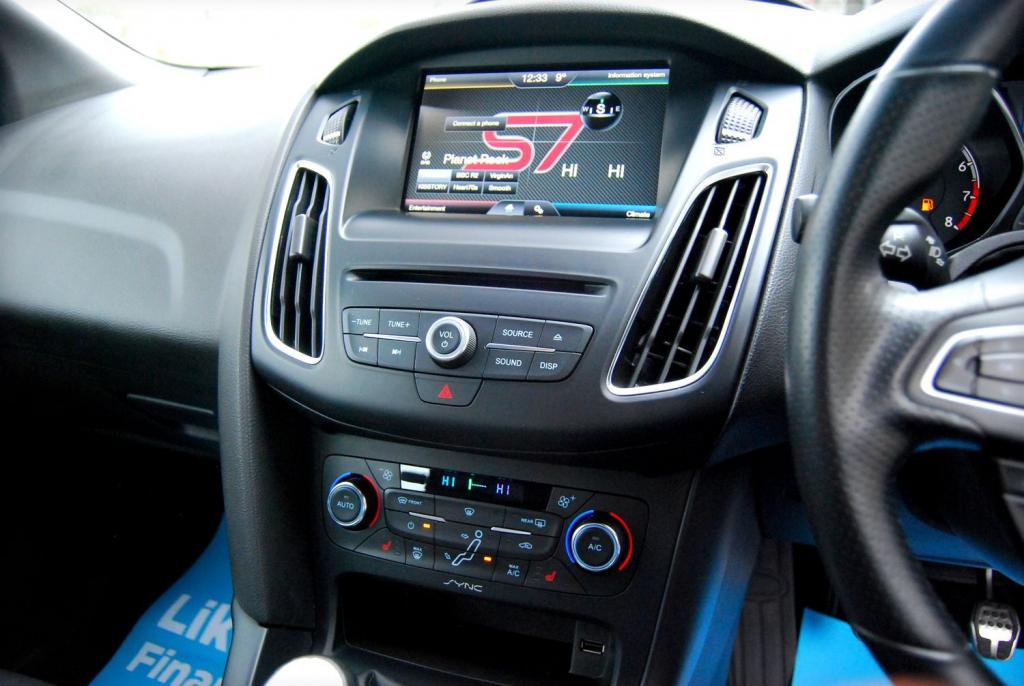 FORD FOCUS