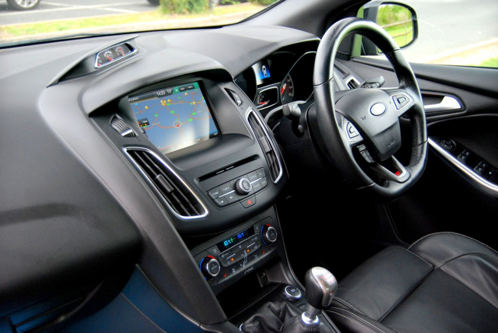 View FORD FOCUS ST-3 TDCI 2.0 Diesel - SYNC 2 Sat Nav, Black Style Pack 19inch Alloys - FSH - 67mpg. Black. SOLD