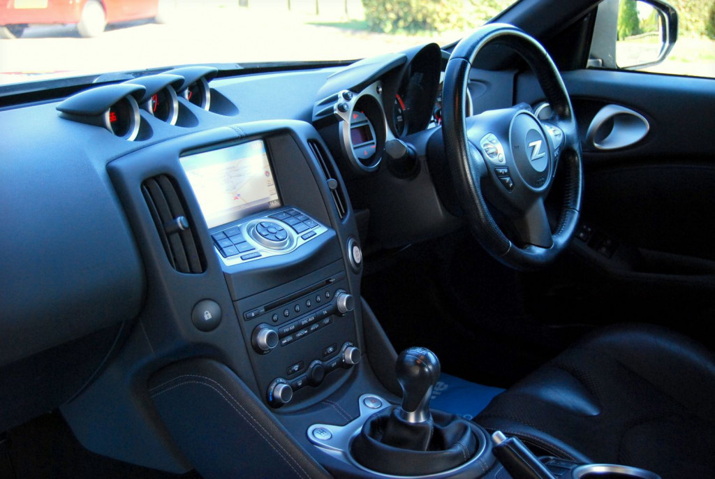 View NISSAN 370Z V6 GT 3.7 Coupe - FSH - 2 Owners - 19inch Alloys, Sat Nav, BOSE, Half Leather, Camera - 49k - SOLD