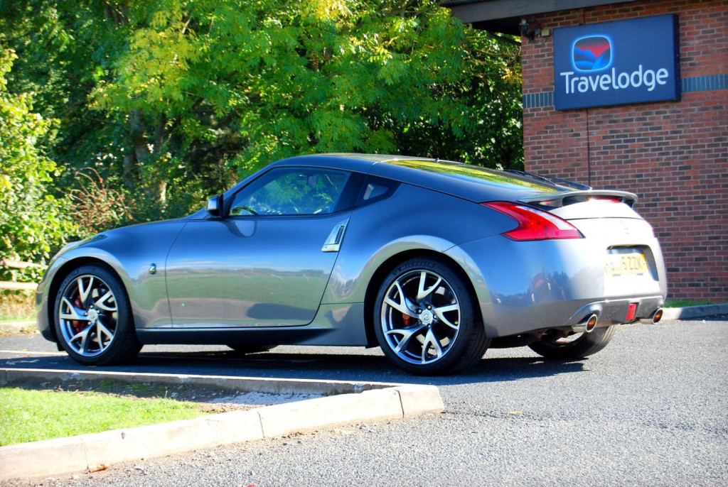 NISSAN 370Z
