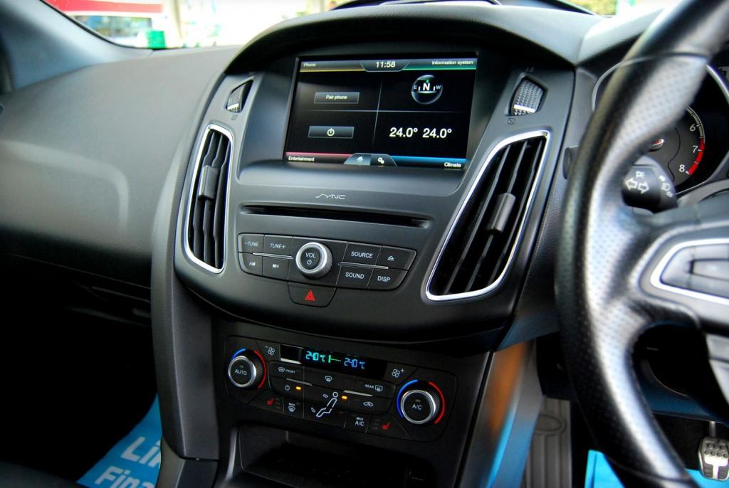 FORD FOCUS