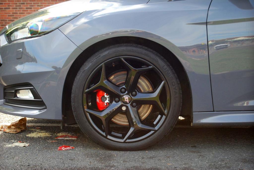 FORD FOCUS