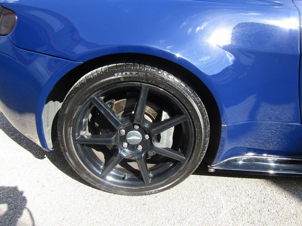 ASTON MARTIN VANTAGE