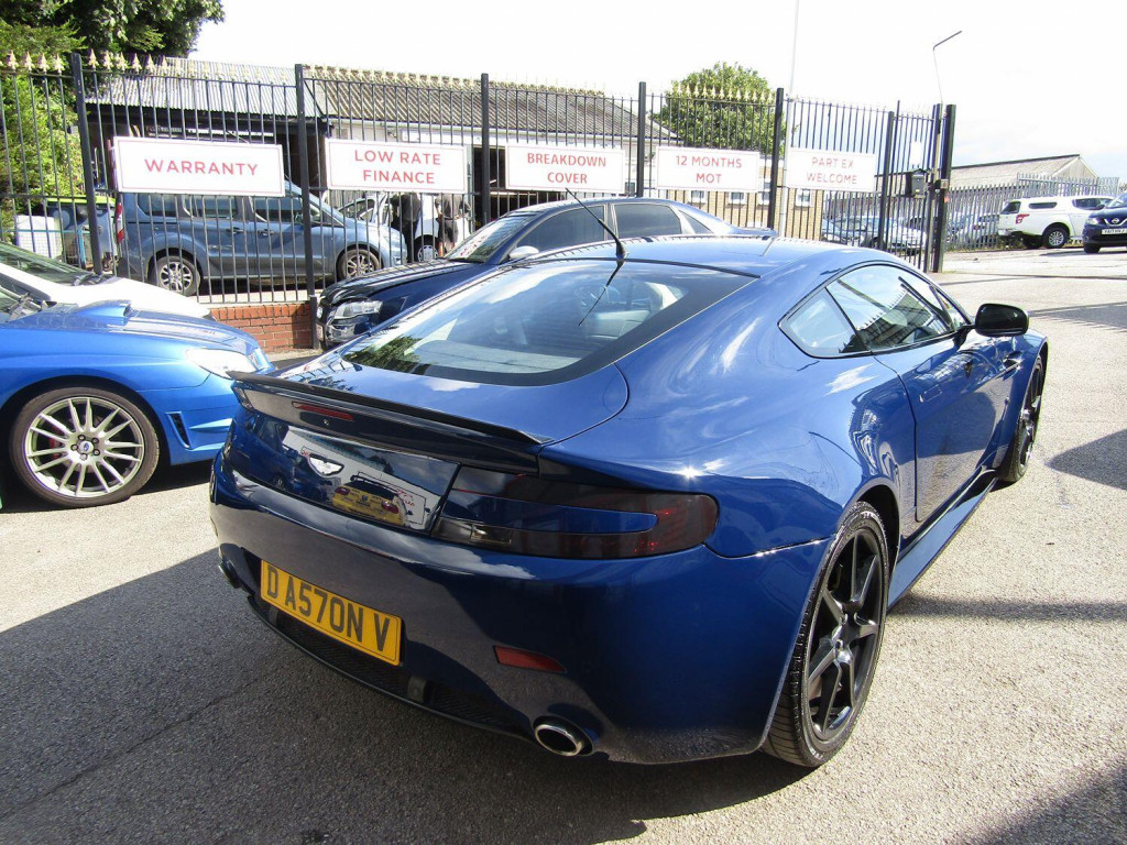 ASTON MARTIN VANTAGE