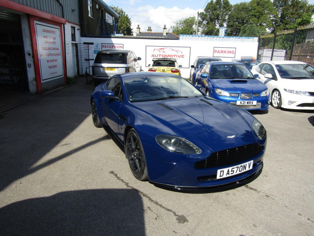 ASTON MARTIN VANTAGE V8
