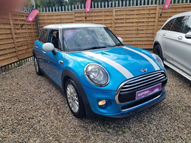 MINI HATCH