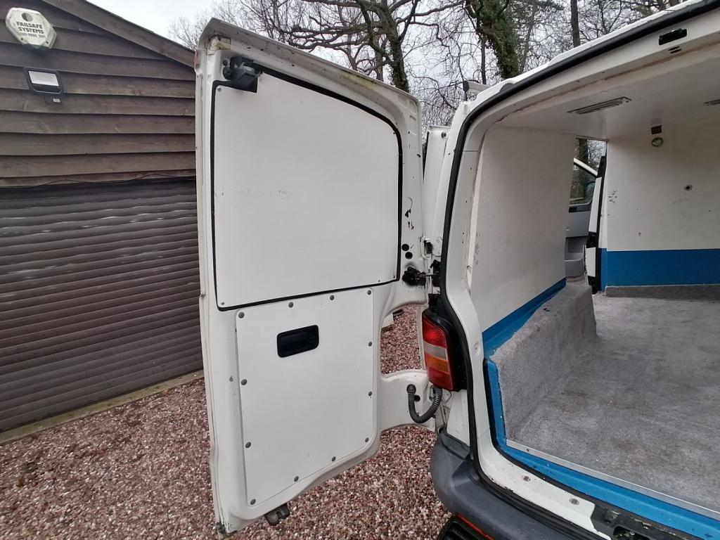 VOLKSWAGEN TRANSPORTER T30 SWB PBV PV 102TDI 2007