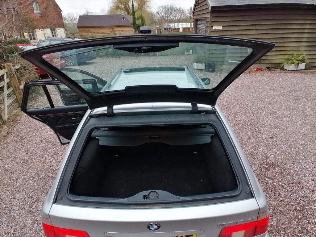 BMW 5 SERIES 530D SPORT TOURING E39 FACELIFT HIGH SPEC 2002