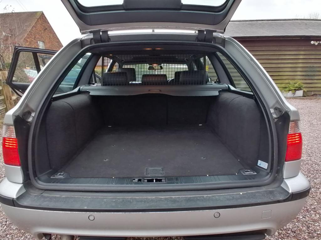 BMW 5 SERIES 530D SPORT TOURING E39 FACELIFT HIGH SPEC 2002