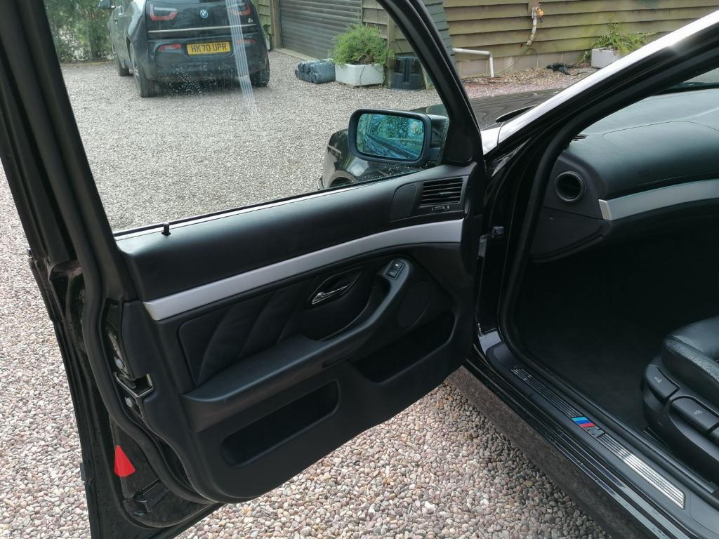 BMW 5 SERIES 528I M SPORT E39 FUK BMW SERVICE HISTORY 2000