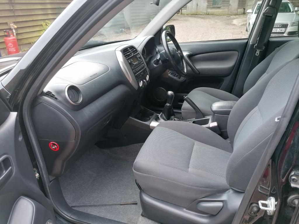 TOYOTA RAV4 2.0 D-4D XT3 Stationwagon 2004