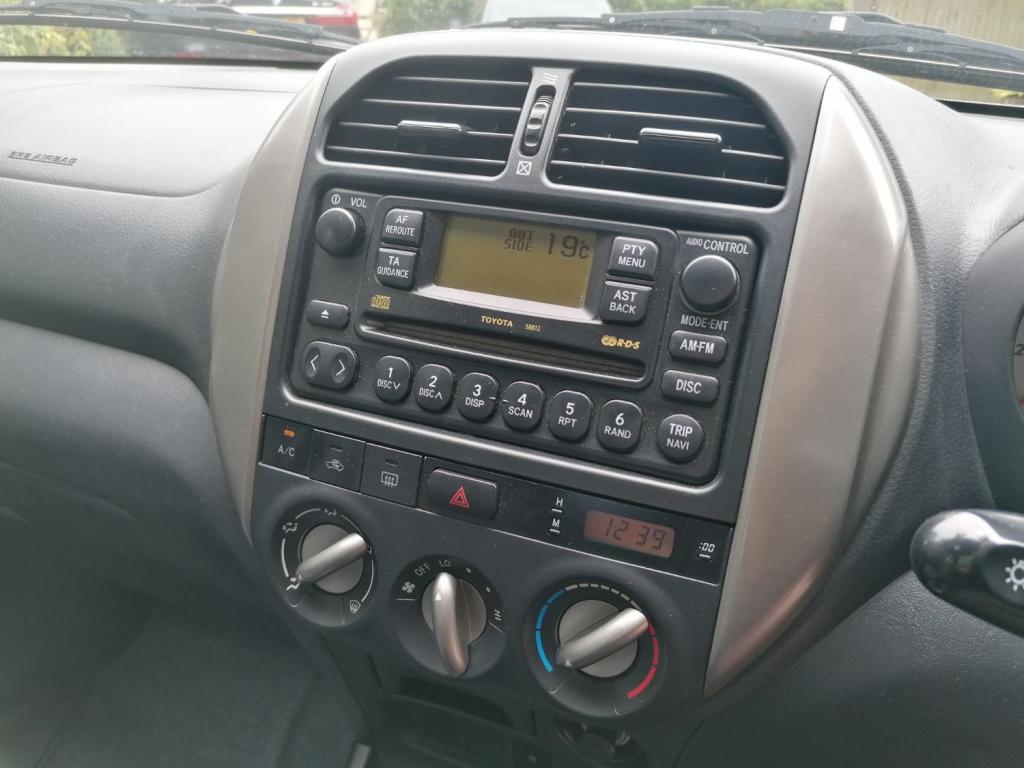 TOYOTA RAV4 2.0 D-4D XT3 Stationwagon 2004