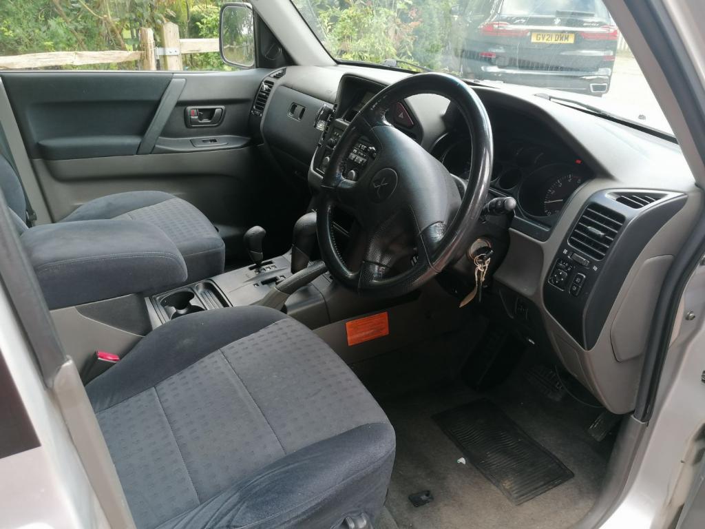 MITSUBISHI SHOGUN LWB TD EQUIPPE 2001