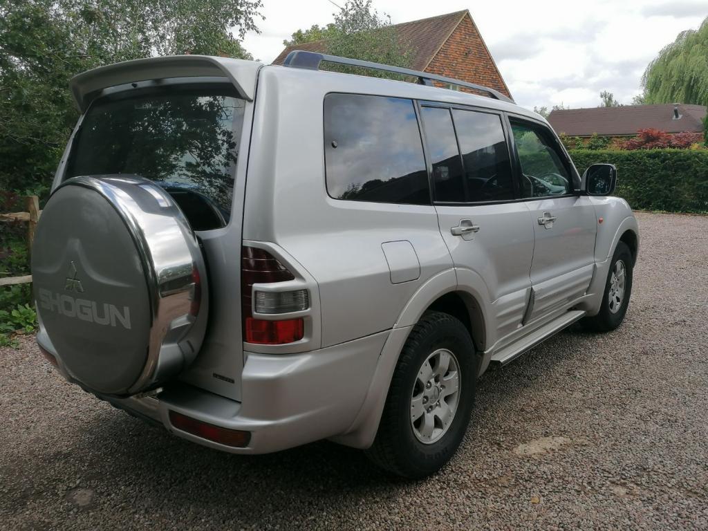 MITSUBISHI SHOGUN LWB TD EQUIPPE 2001