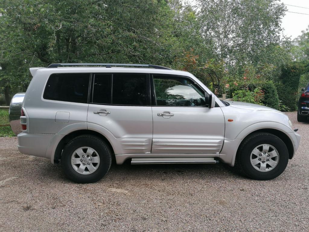 MITSUBISHI SHOGUN LWB TD EQUIPPE 2001