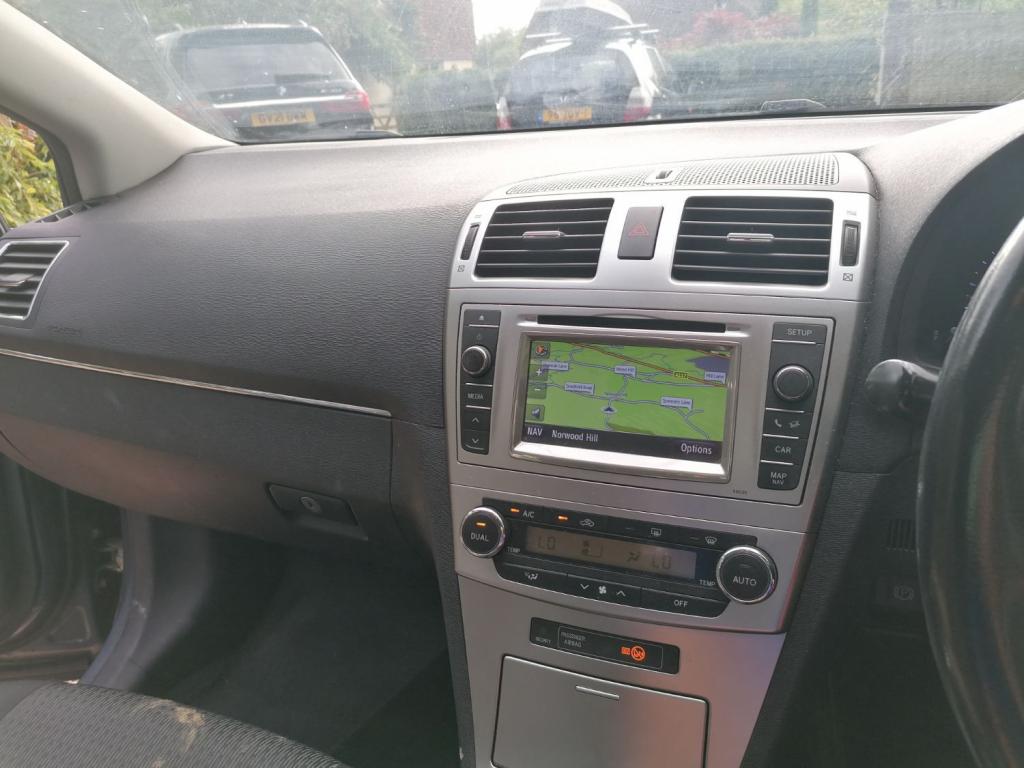 TOYOTA AVENSIS D-4D TR 2012