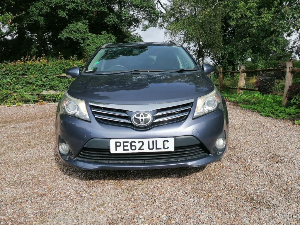 TOYOTA AVENSIS D-4D TR 2012