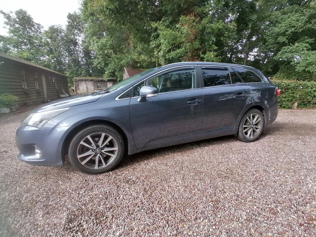 TOYOTA AVENSIS D-4D TR 2012