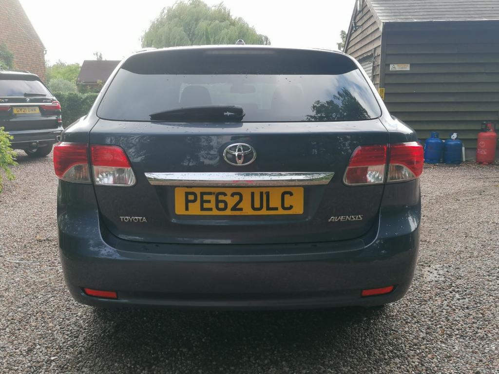TOYOTA AVENSIS D-4D TR 2012