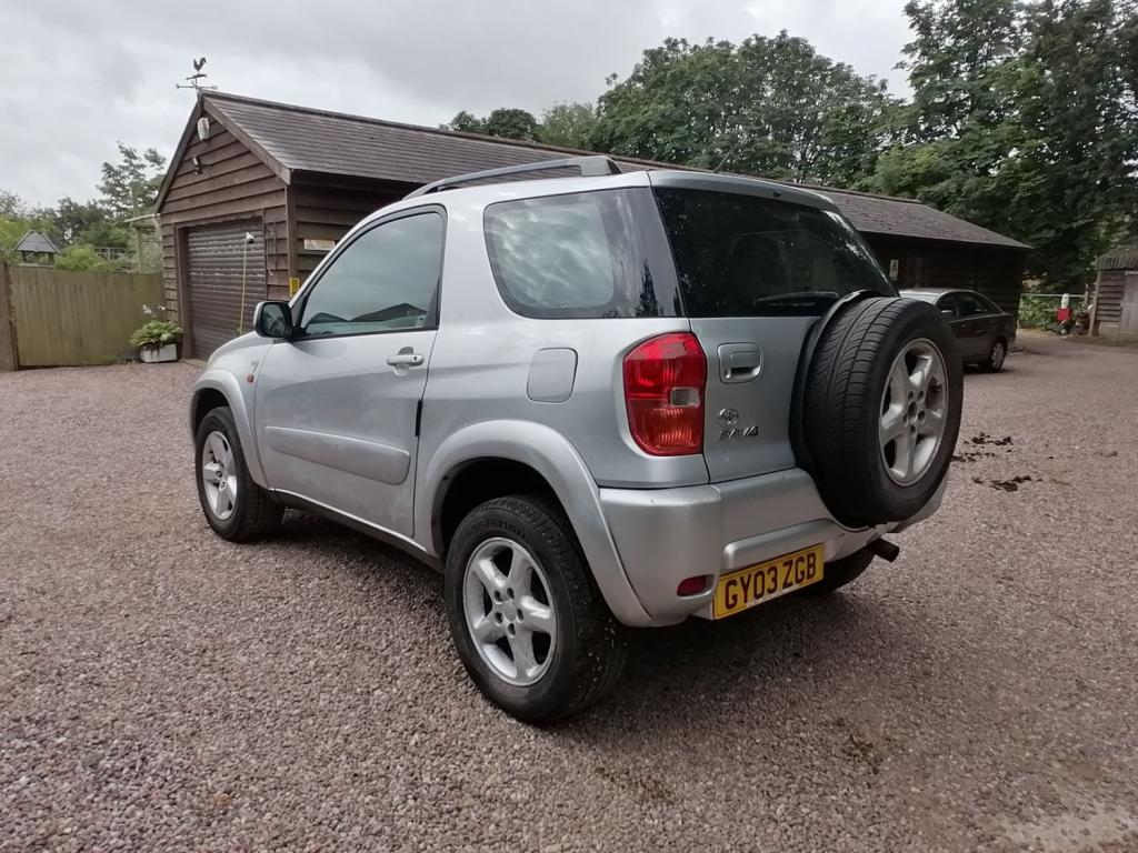 TOYOTA RAV4 VVTI NRG 2003